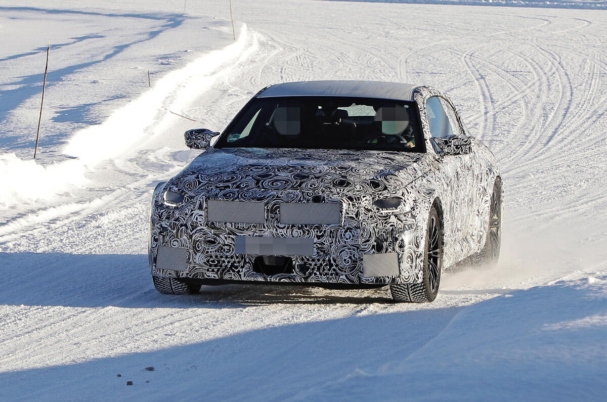 2022 BMW M2 prototype48 2022 BMW M2 prototype48