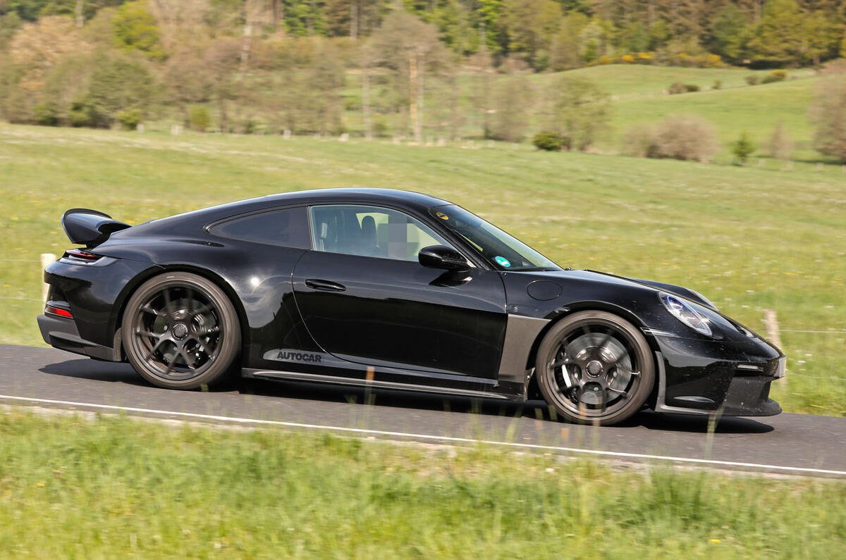 2022 Porsche 911 ST prototype testing side panning 2