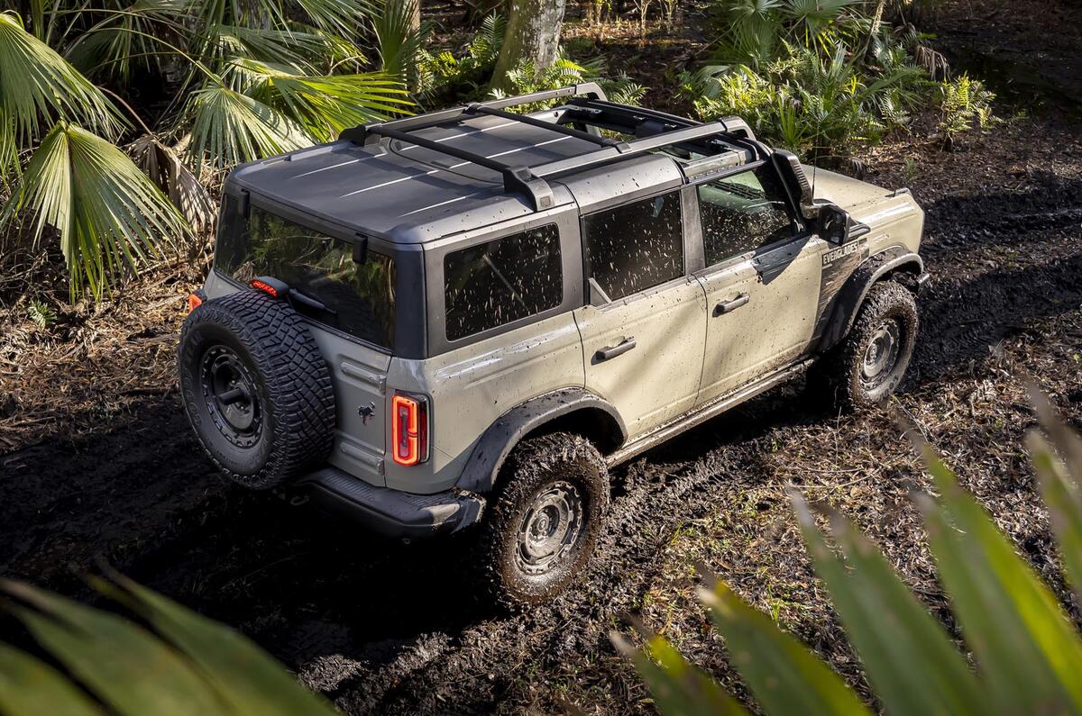2022 Ford Bronco Everglades Desert Sand 05 2022 Ford Bronco Everglades Desert Sand 05
