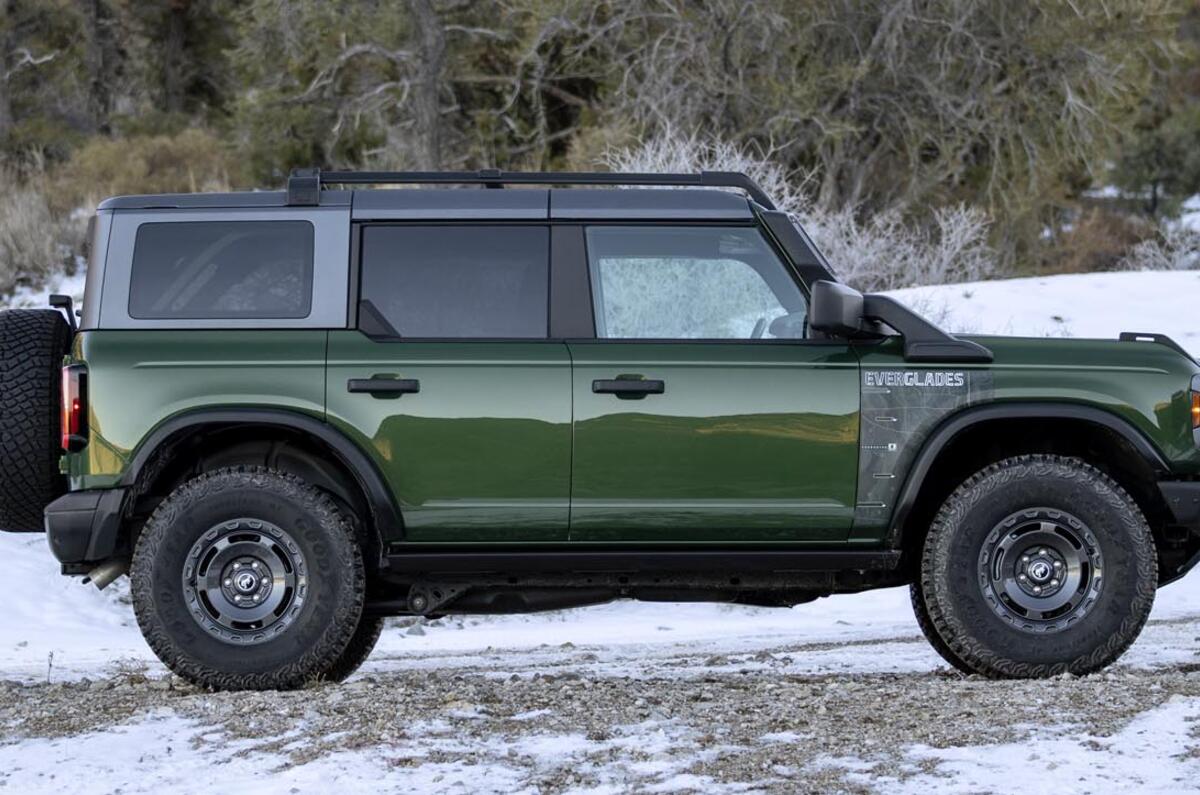 2022 Ford Bronco Everglades Eruption Green 05