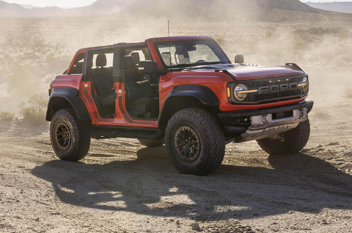 2022 Ford Bronco Raptor 01