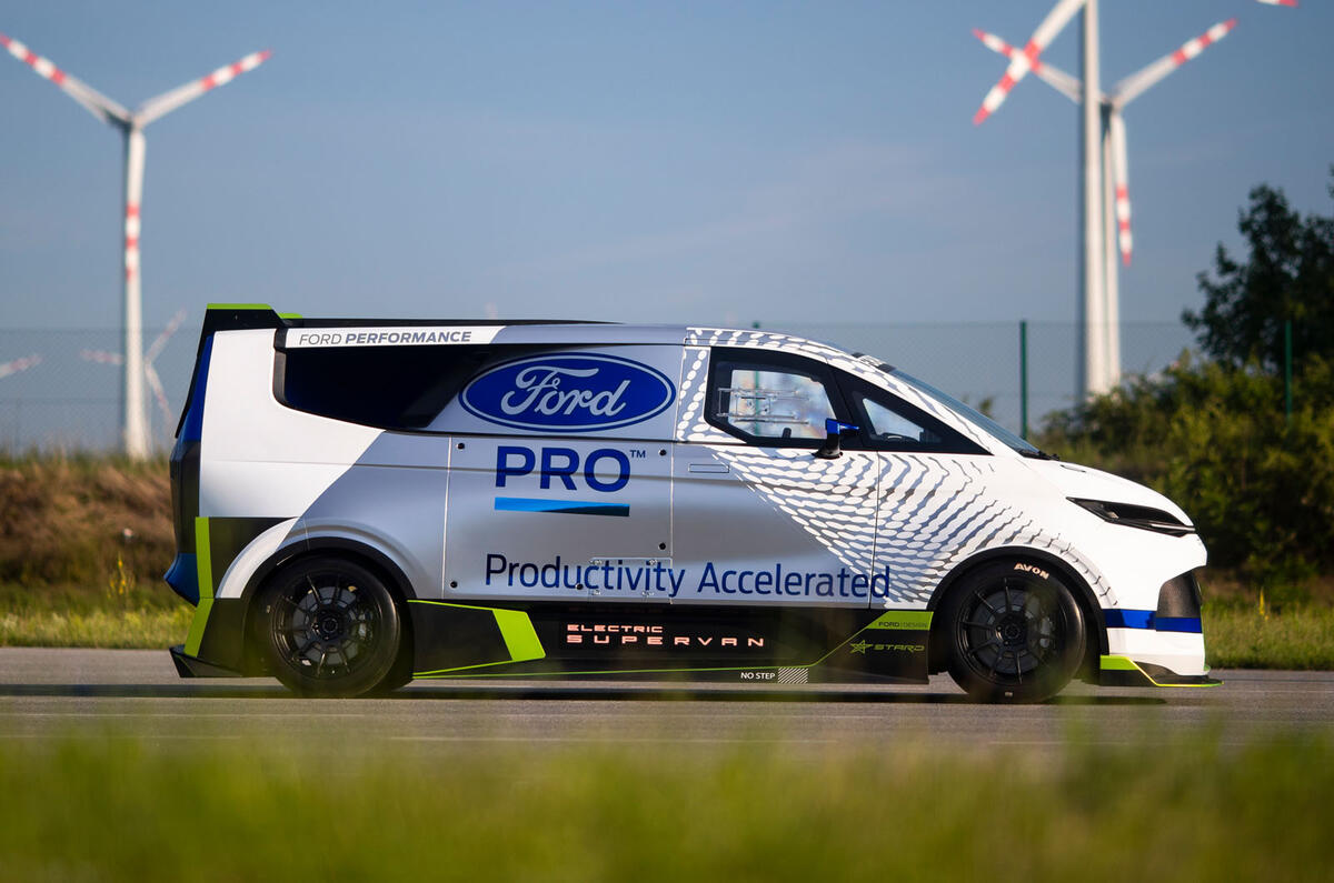 2022 FORD E TRANSIT SUPERVAN 32 2022 FORD E TRANSIT SUPERVAN 32