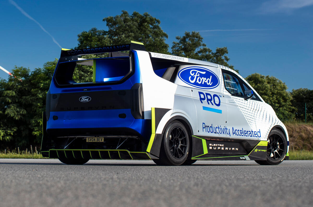 2022 FORD E TRANSIT SUPERVAN 33 2022 FORD E TRANSIT SUPERVAN 33