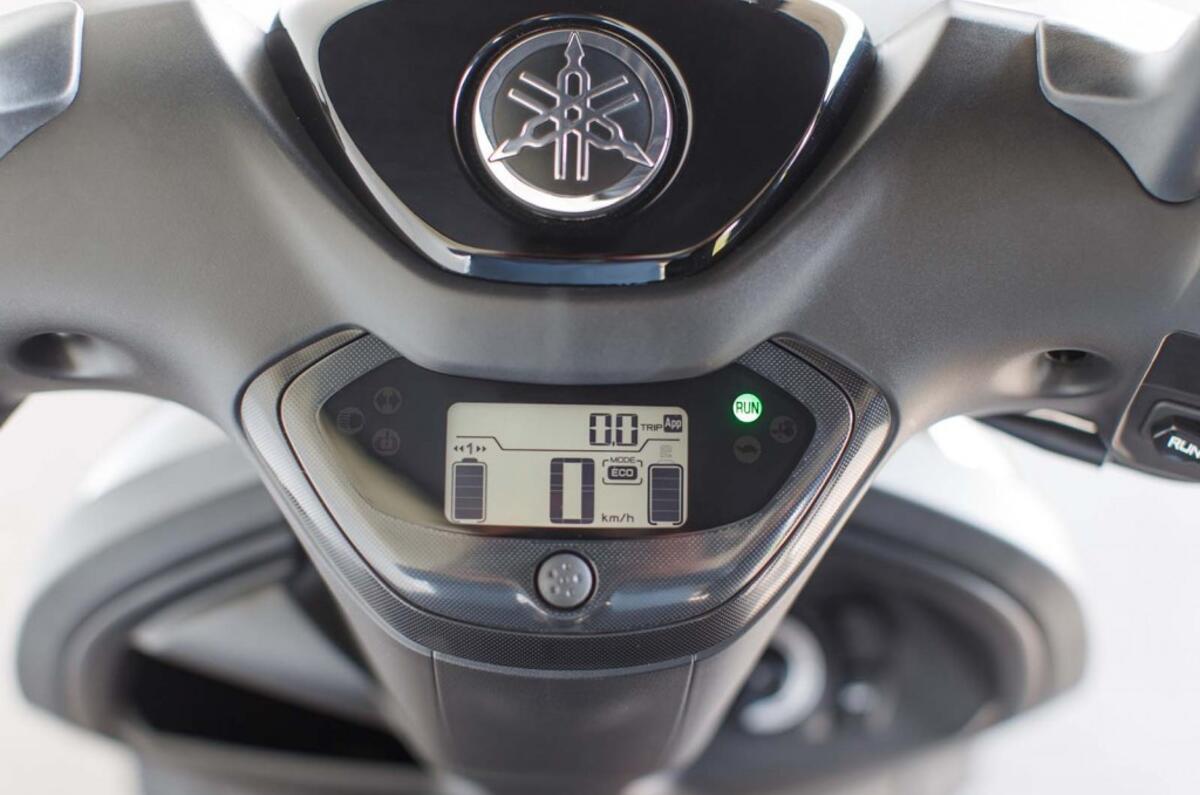 2022 YAM EJE025 PRESS EU SMY DET 009 (1)