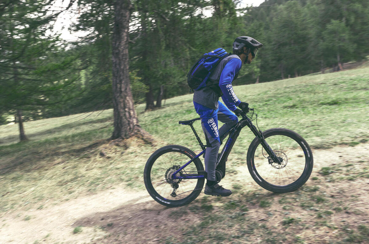 2022 YAM YDX MORO EU BSM6 ACT 005 03 preview 2022 YAM YDX MORO EU BSM6 ACT 005 03 preview