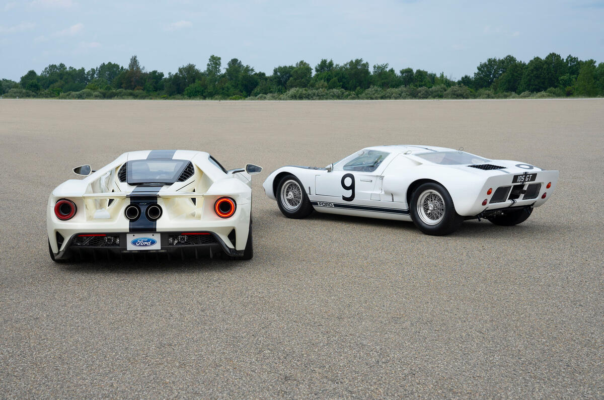 2022FordGT’64HeritageEditionand1964FordGTprototype 03 2022FordGT’64HeritageEditionand1964FordGTprototype 03