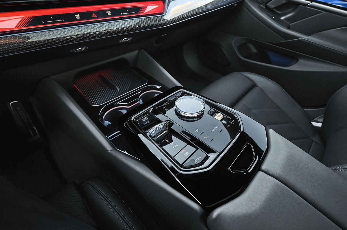 2023 BMW i5 centre console