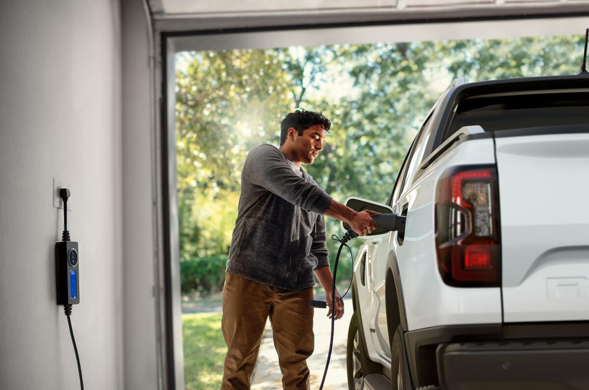 2023 Ford Ranger PHEV charging 2023 Ford Ranger PHEV charging