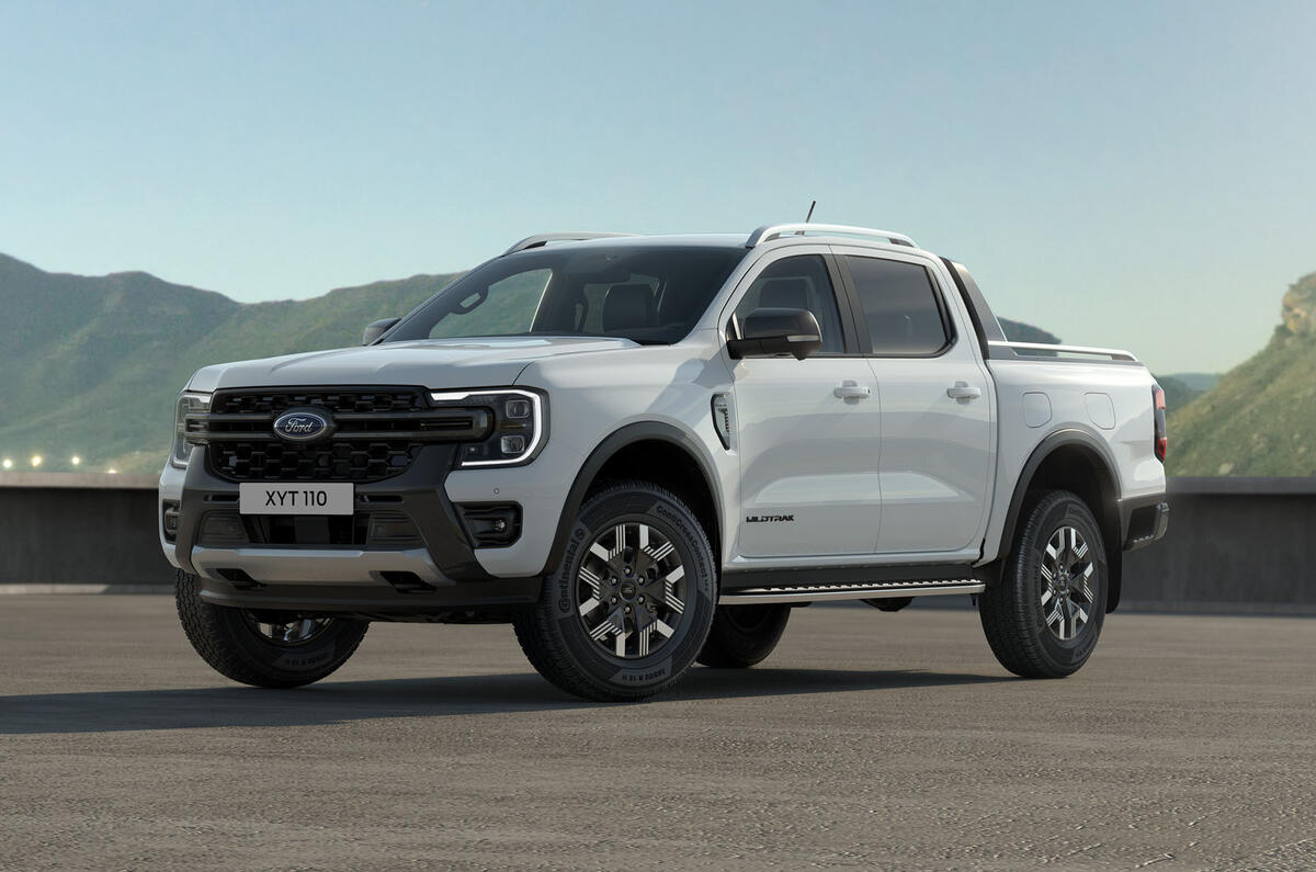 2023 Ford Ranger PHEV front quarter 2023 Ford Ranger PHEV front quarter