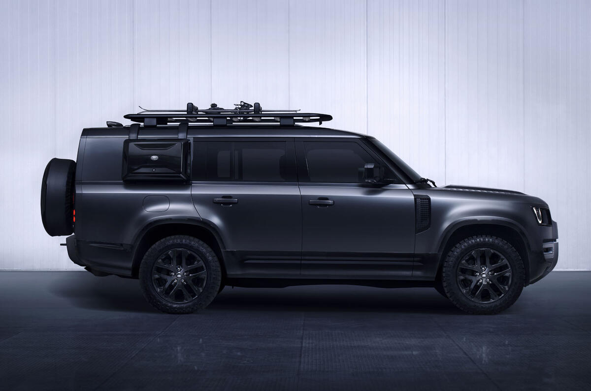 2023 Land Rover Defender  OUTBOUND side 2023 Land Rover Defender  OUTBOUND side