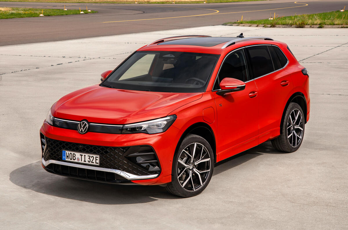 2023 Volkswagen Tiguan front quarter high 2023 Volkswagen Tiguan front quarter high