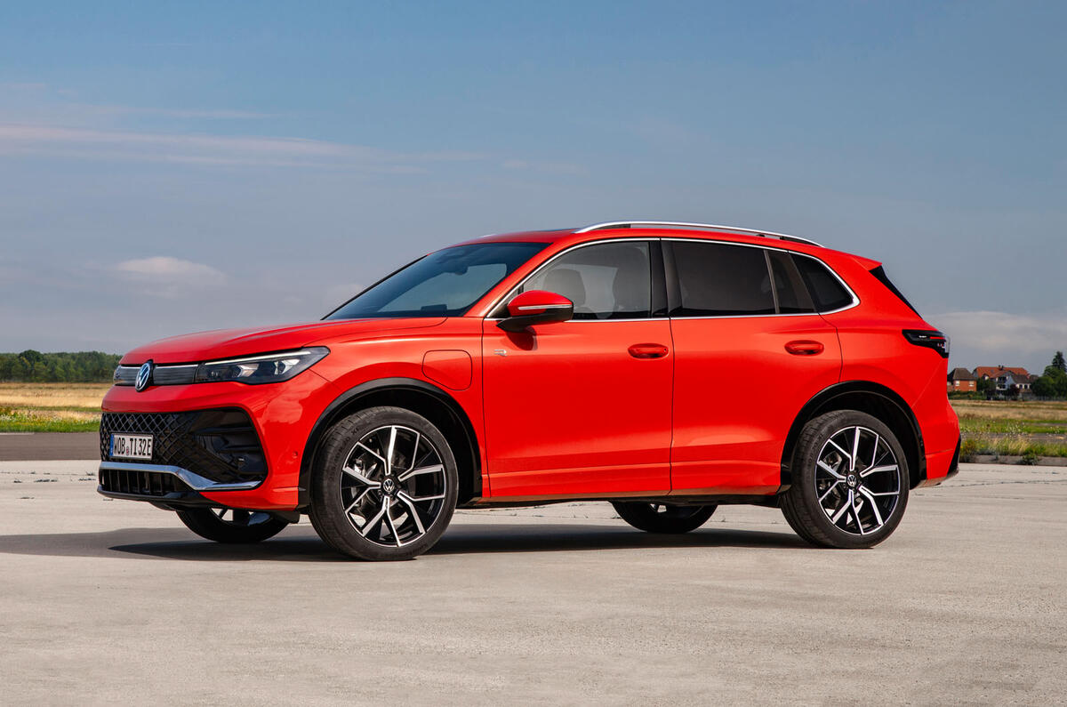 2023 Volkswagen Tiguan front quarter static 2023 Volkswagen Tiguan front quarter static