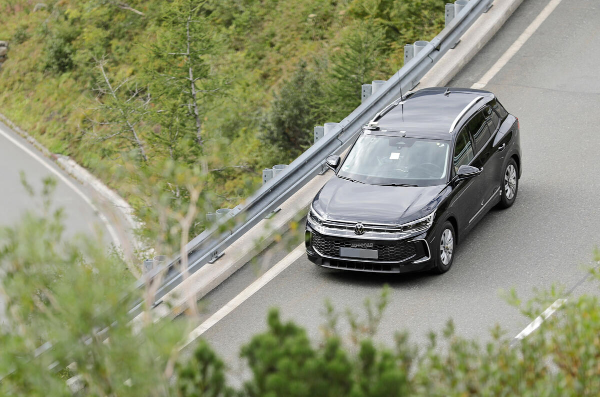 2023 Volkswagen Tiguan high angle 2023 Volkswagen Tiguan high angle