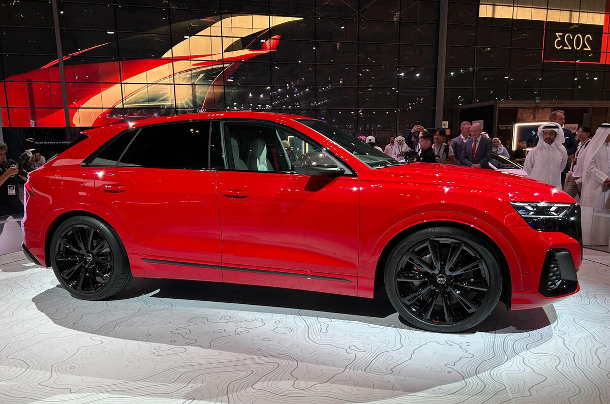 2024 Audi SQ8 Qatar motor show side