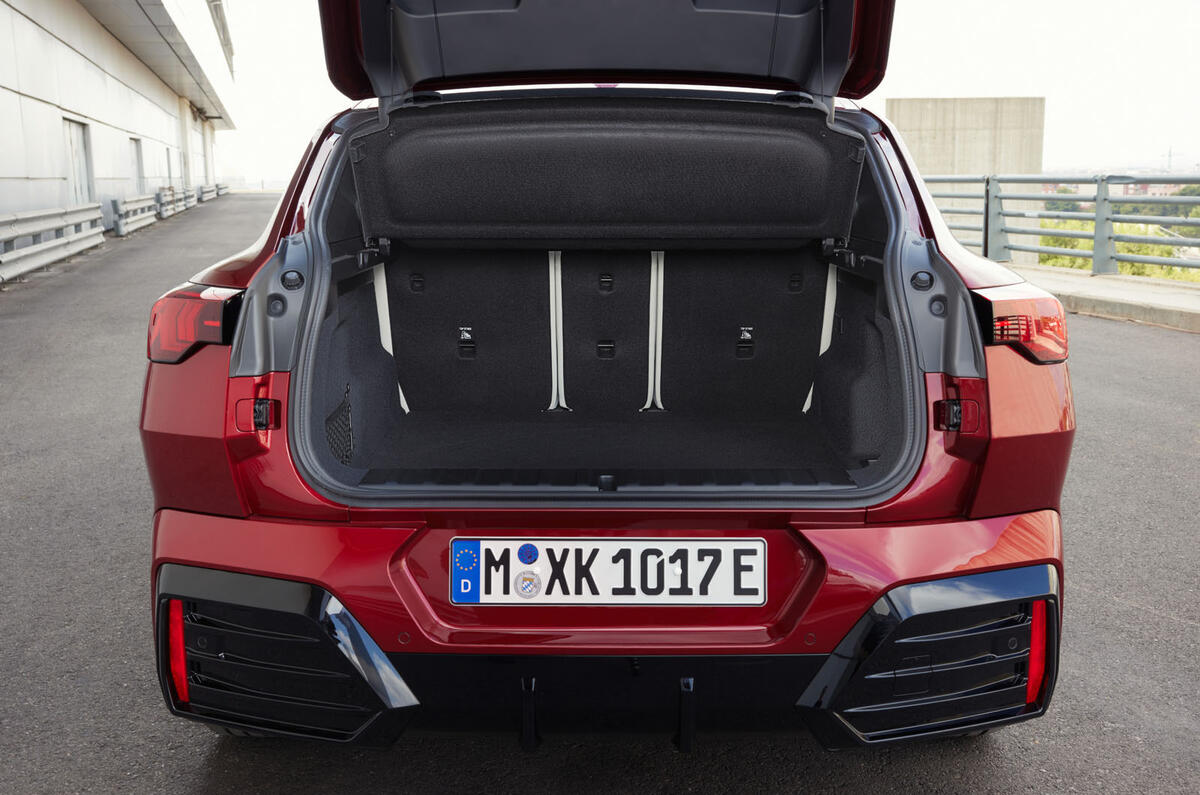 2024 BMW iX2 boot 2024 BMW iX2 boot