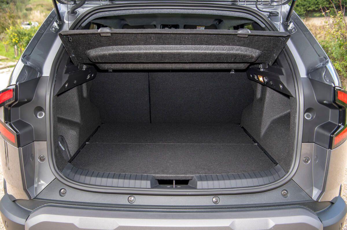 2024 Dacia Duster boot 2024 Dacia Duster boot