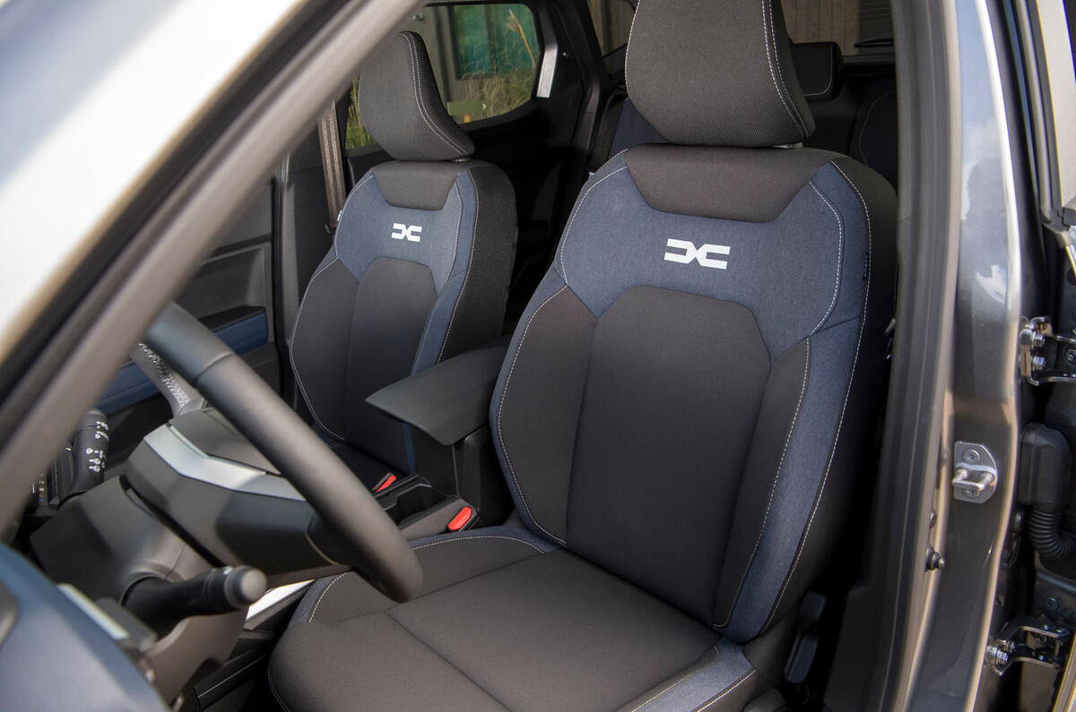2024 Dacia Duster Journey front seats 2024 Dacia Duster Journey front seats