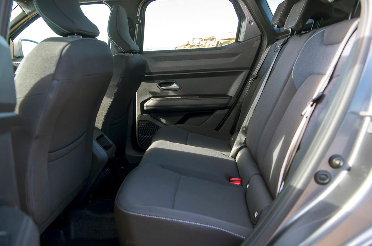 2024 Dacia Duster Journey rear seats 2024 Dacia Duster Journey rear seats