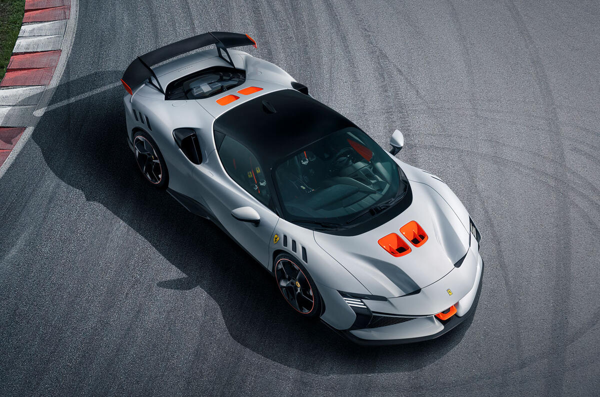 2024 Ferrari SF90 XX Stradale roof 2024 Ferrari SF90 XX Stradale roof
