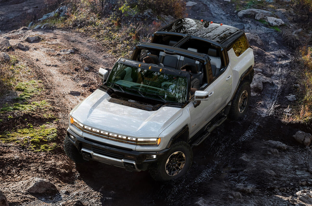 2024 GMC HUMMER EV SUV 015