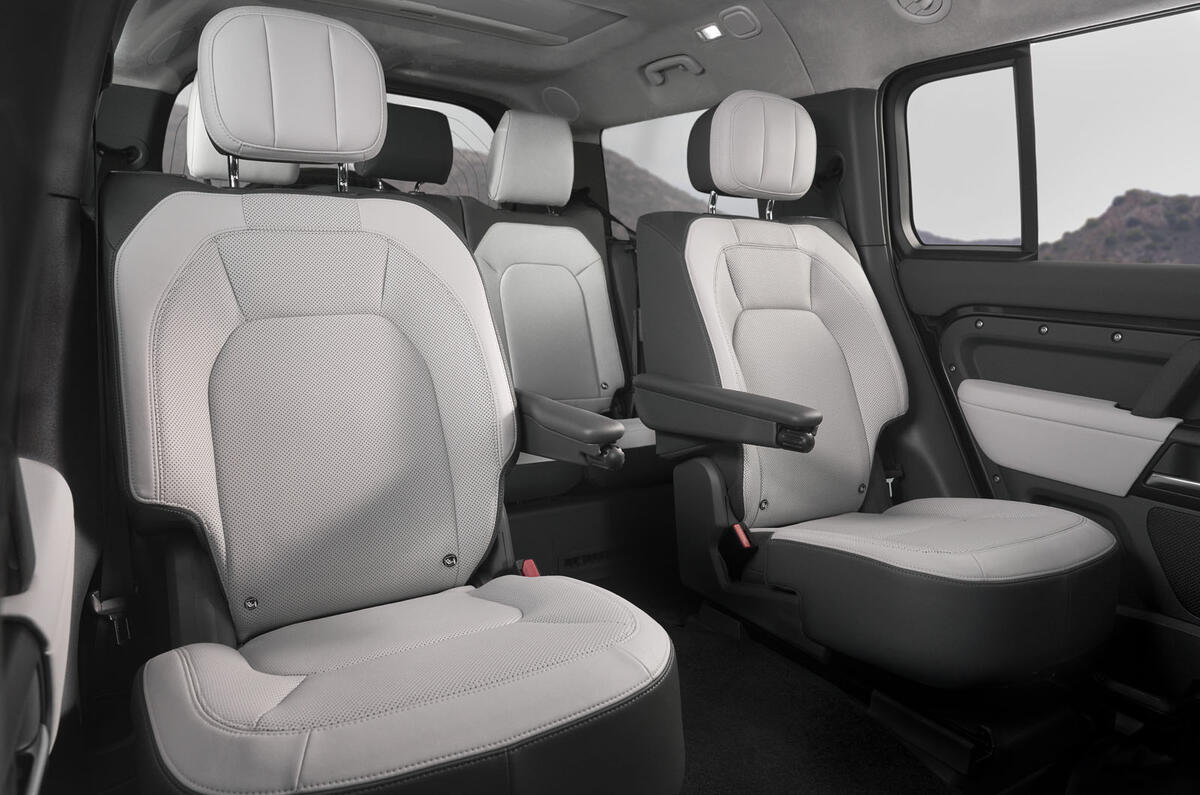 2024 Land Rover Defender refresh captains chairs 2024 Land Rover Defender refresh captains chairs