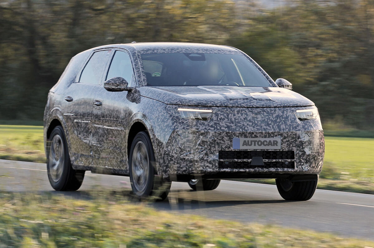 2024 Vauxhall Grandland camo front quarter tracking 2024 Vauxhall Grandland camo front quarter tracking