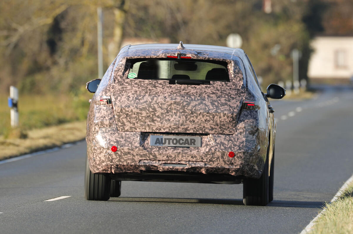 2024 Vauxhall Grandland camo rear tracking 2024 Vauxhall Grandland camo rear tracking