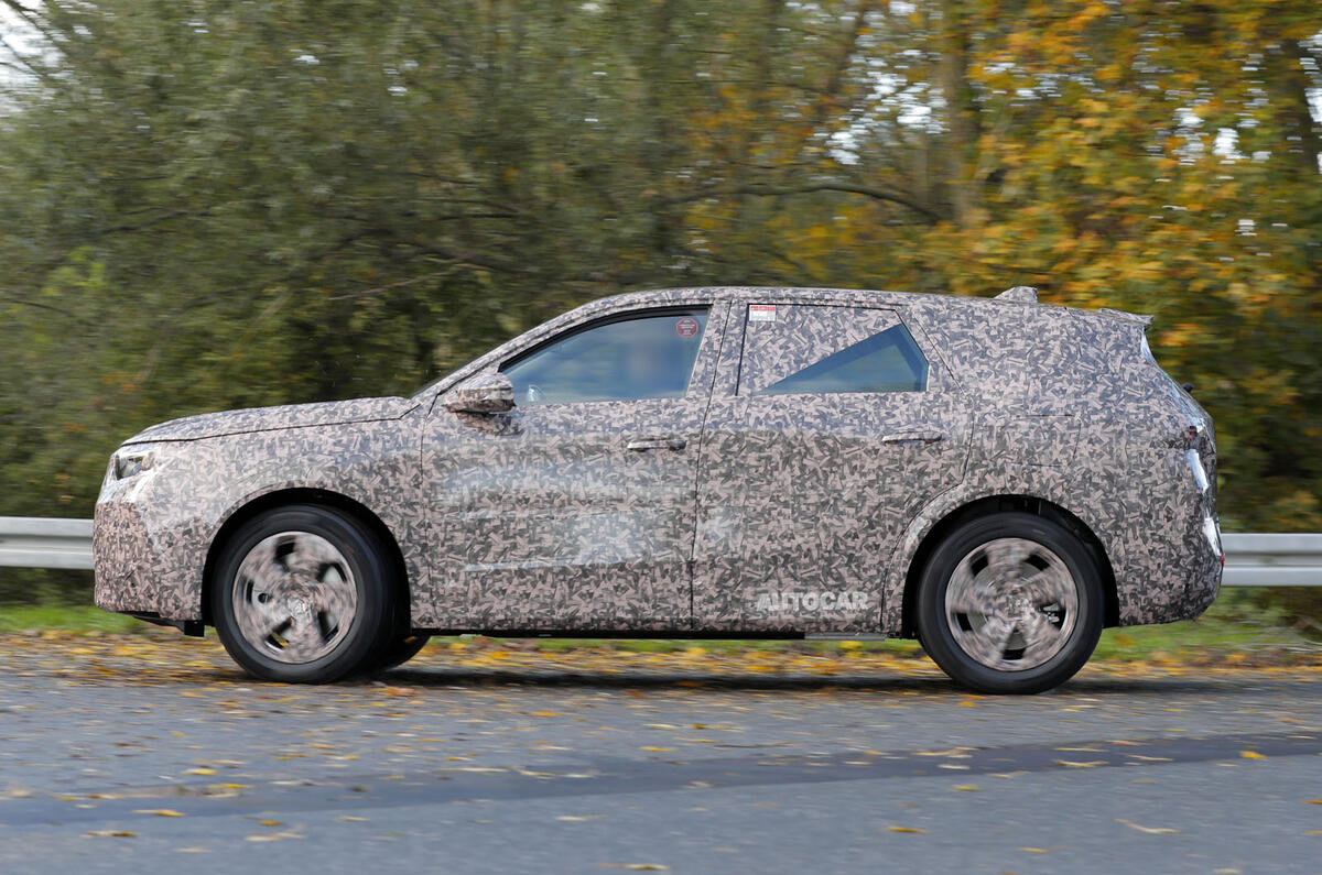 2024 Vauxhall Grandland camo side cornering 2 2024 Vauxhall Grandland camo side cornering 2