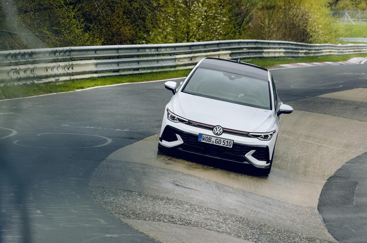 2024 Golf GTI Clubsport cornering distance 2 2024 Golf GTI Clubsport cornering distance 2