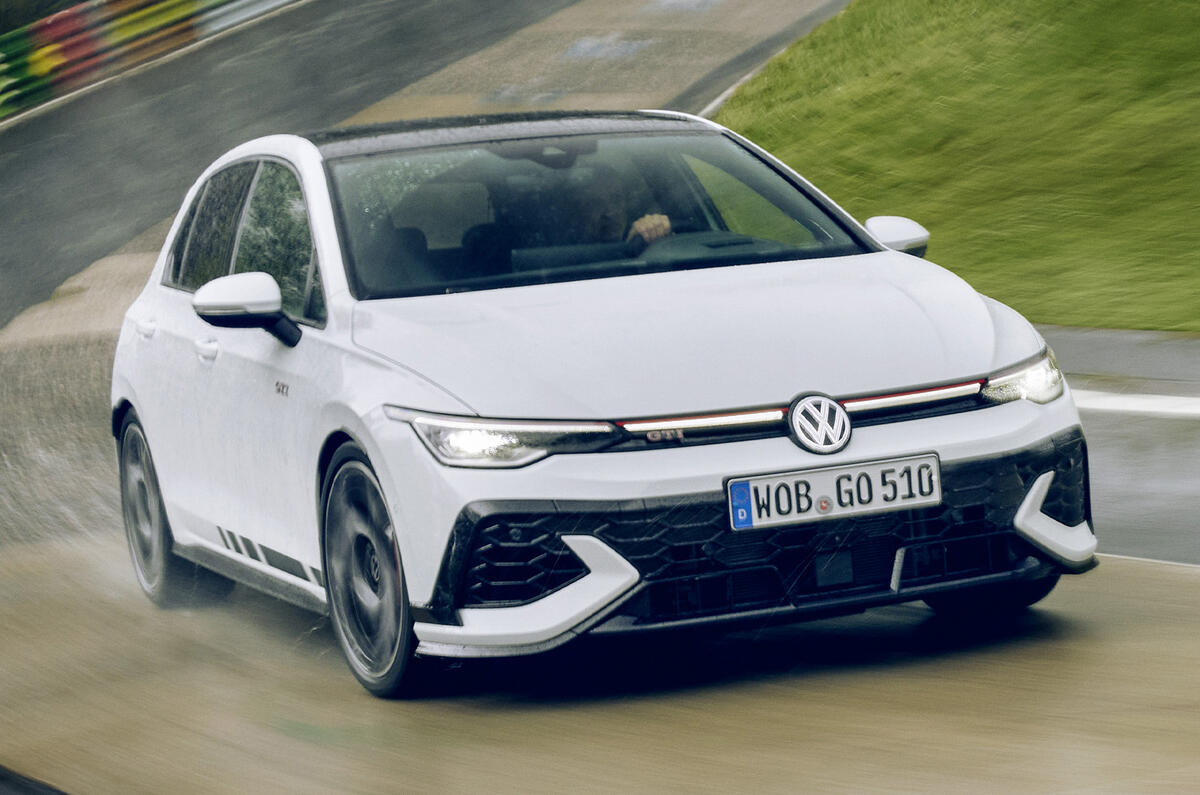 2024 Golf GTI Clubsport front light bar 2024 Golf GTI Clubsport front light bar