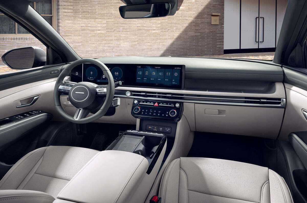 2024 Hyundai Tucson interior