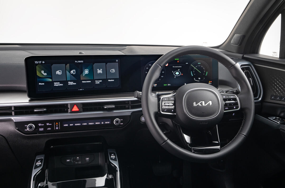 2024 Kia Sorento steering wheel and infotainment 2024 Kia Sorento steering wheel and infotainment
