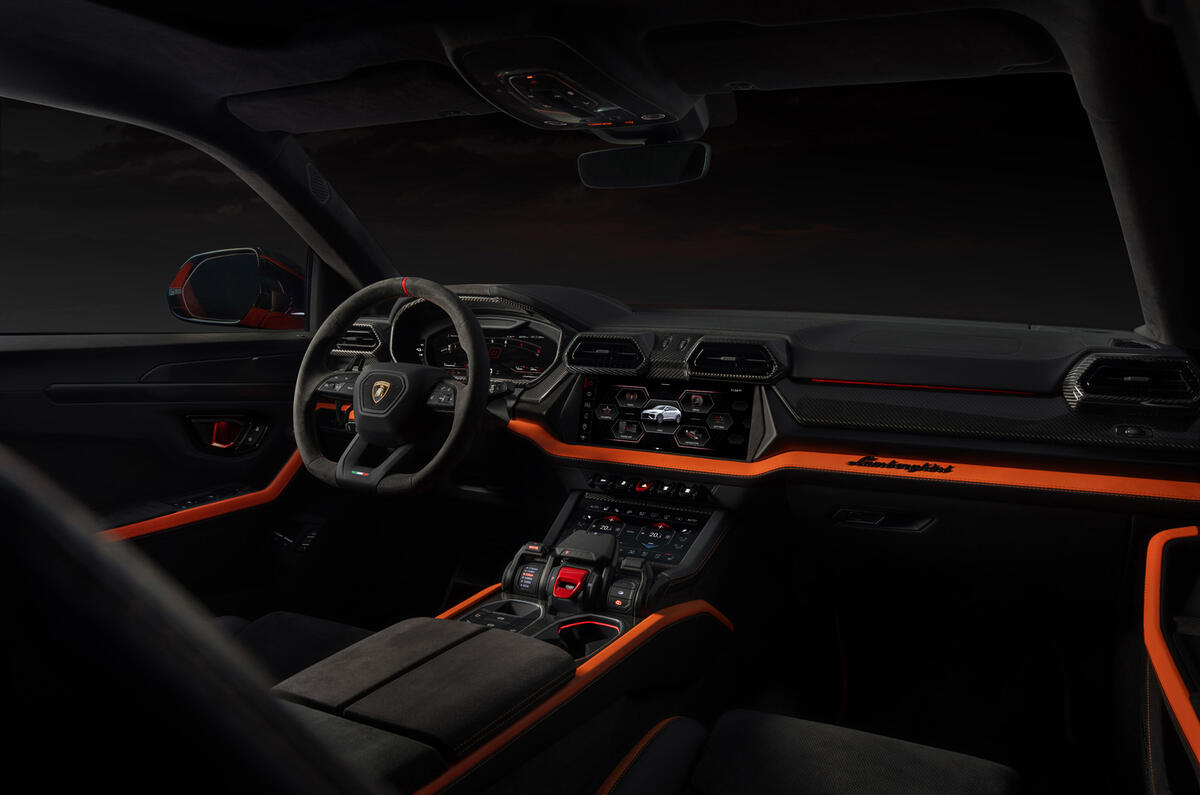 2024 Lamborghini Urus PHEV interior 2024 Lamborghini Urus PHEV interior