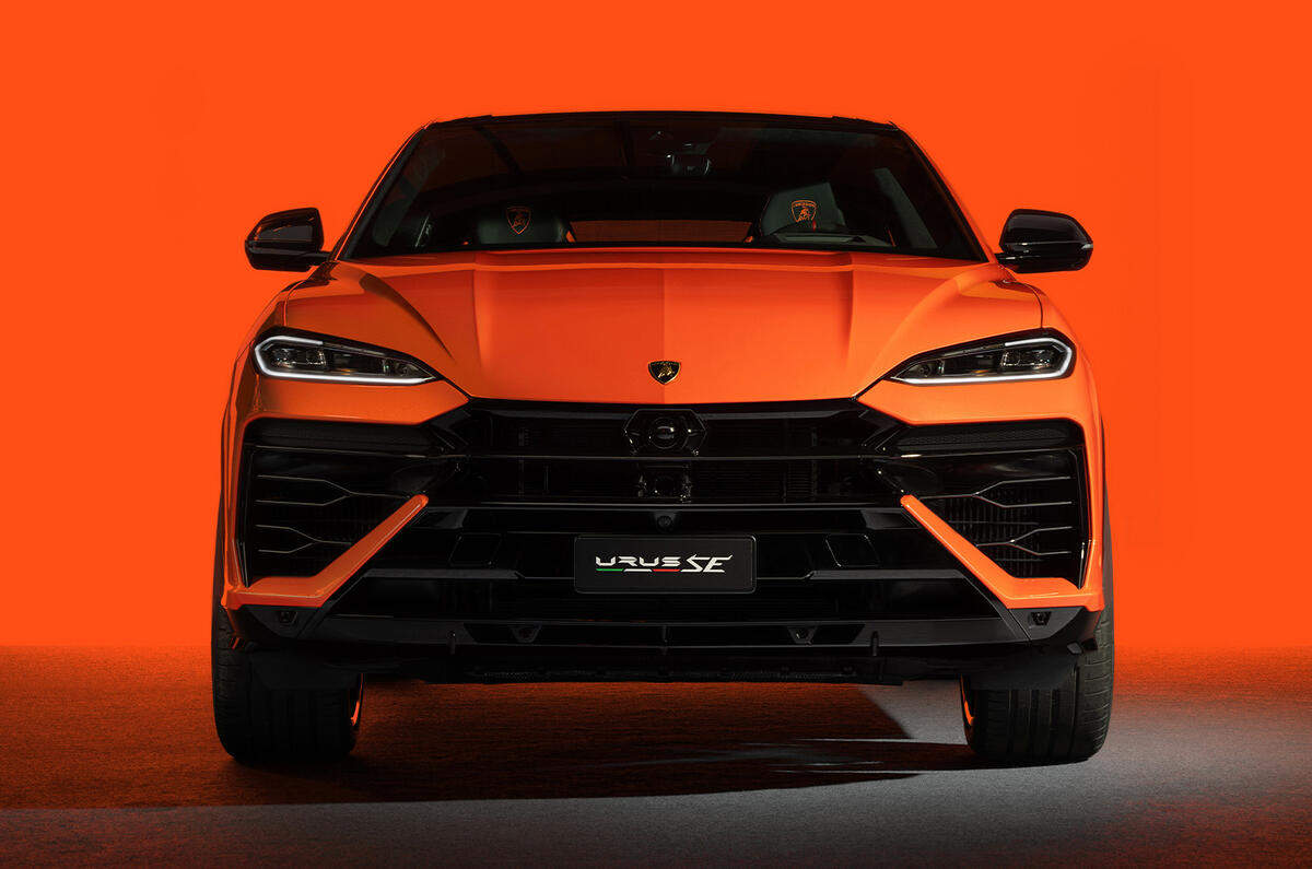2024 Lamborghini Urus PHEV nose 2024 Lamborghini Urus PHEV nose