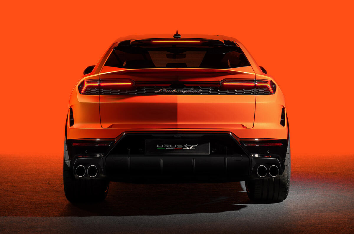2024 Lamborghini Urus PHEV rear 2024 Lamborghini Urus PHEV rear