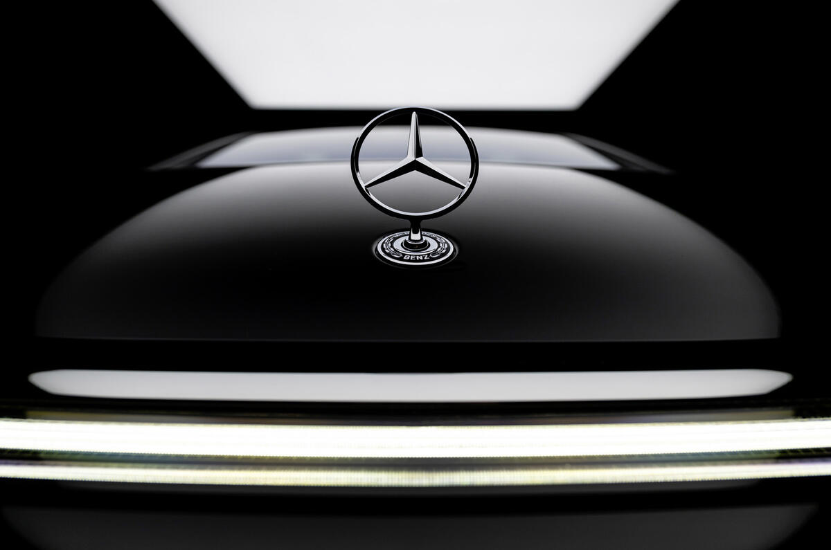 2024 mercedes eqs front badge