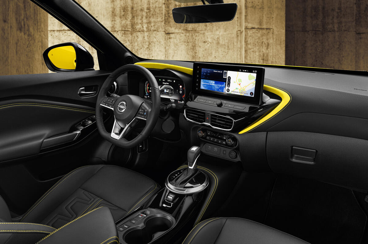 2024 Nissan Juke full interior