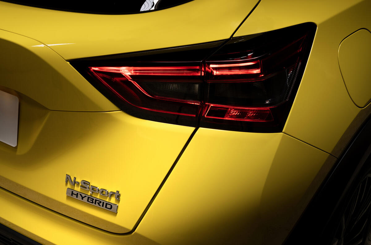 2024 Nissan Juke rear light