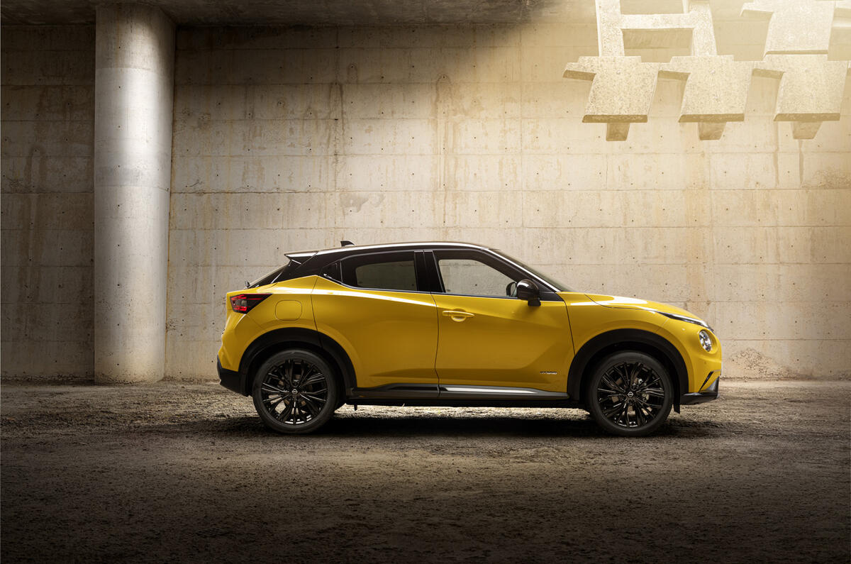 2024 Nissan Juke side 