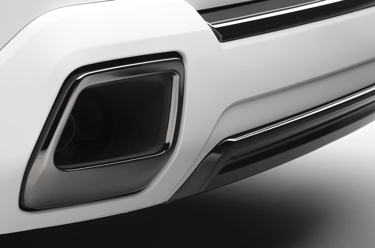 2024 Rolls Royce Cullinan exhaust 2024 Rolls Royce Cullinan exhaust