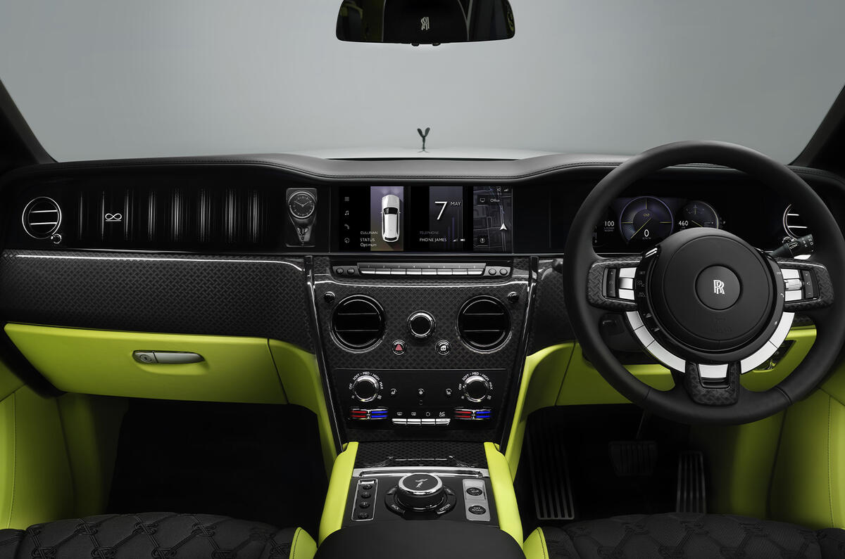 2024 Rolls Royce Cullinan front interior 2024 Rolls Royce Cullinan front interior