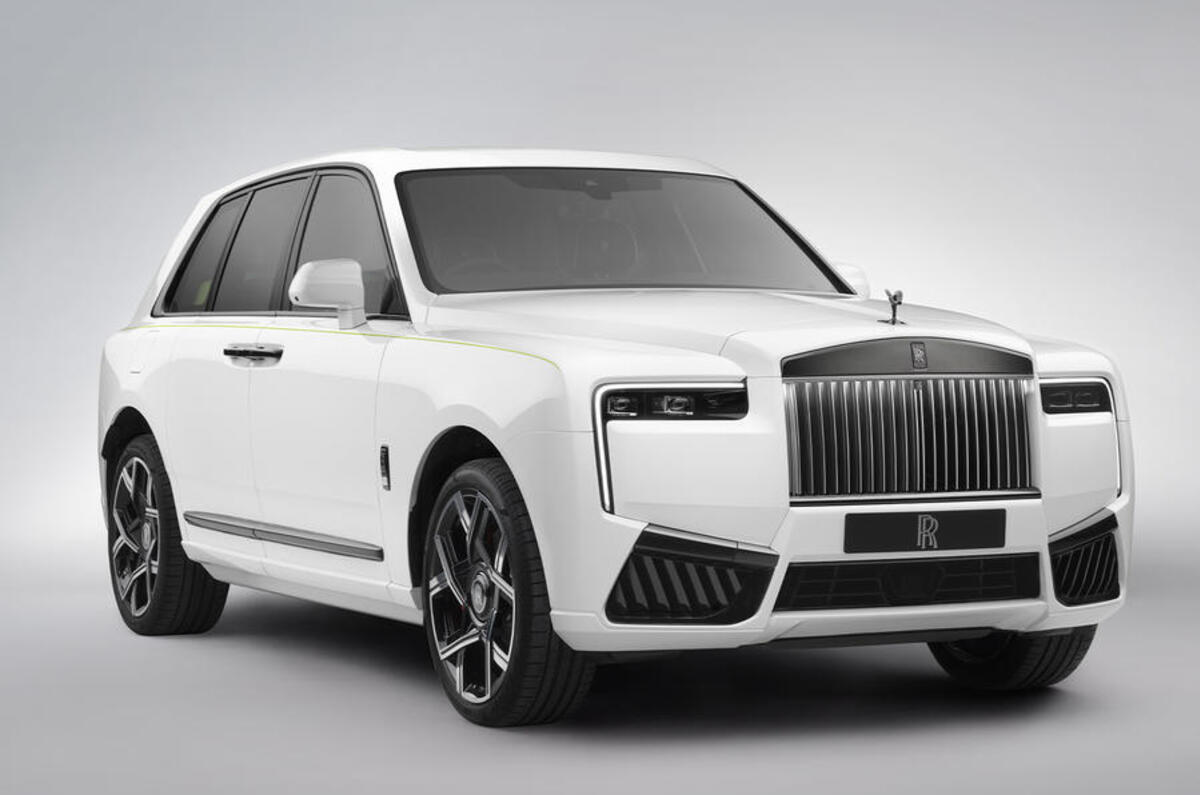 2024 rolls royce cullinan front lead