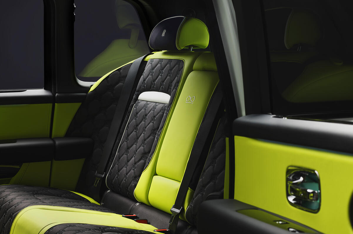 2024 Rolls Royce Cullinan green details 2024 Rolls Royce Cullinan green details