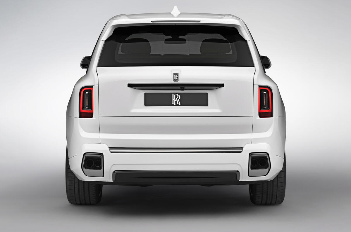 2024 Rolls Royce Cullinan rear view 2024 Rolls Royce Cullinan rear view