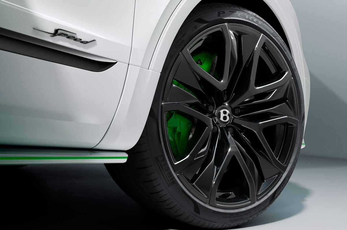 2025 Bentley Bentayga Speed wheel detail