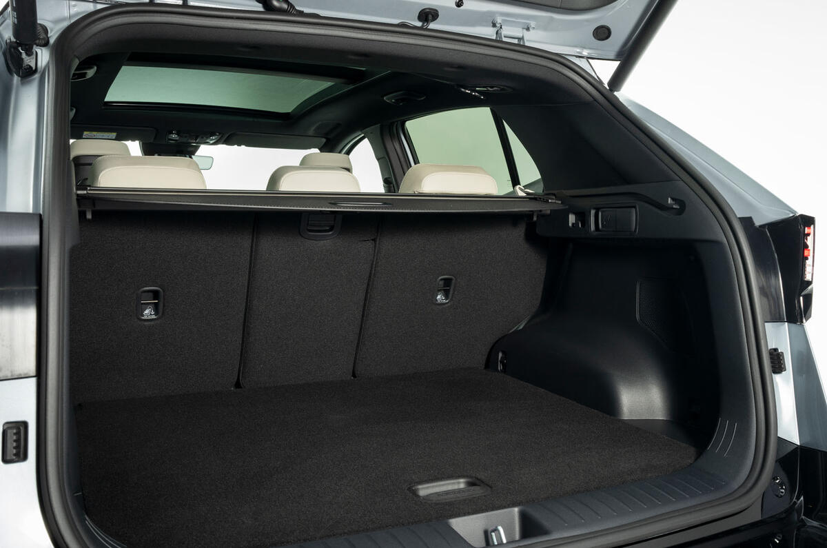 2025 Kia Sportage facelift boot seats up 2025 Kia Sportage facelift boot seats up