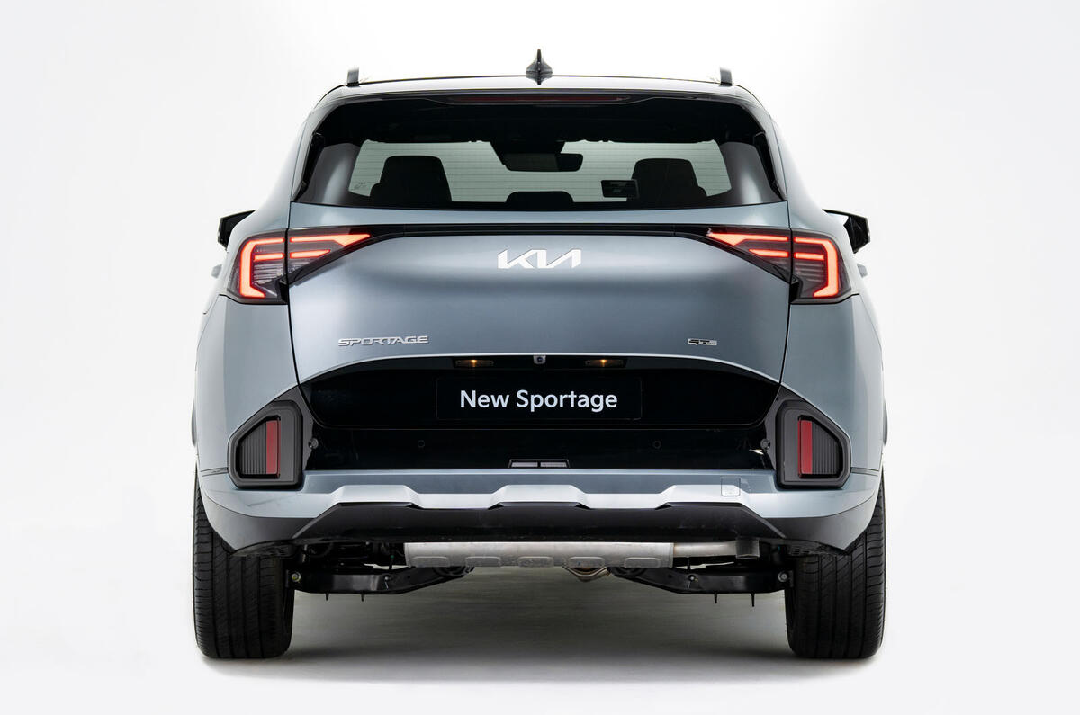 2025 Kia Sportage facelift rear static 2025 Kia Sportage facelift rear static