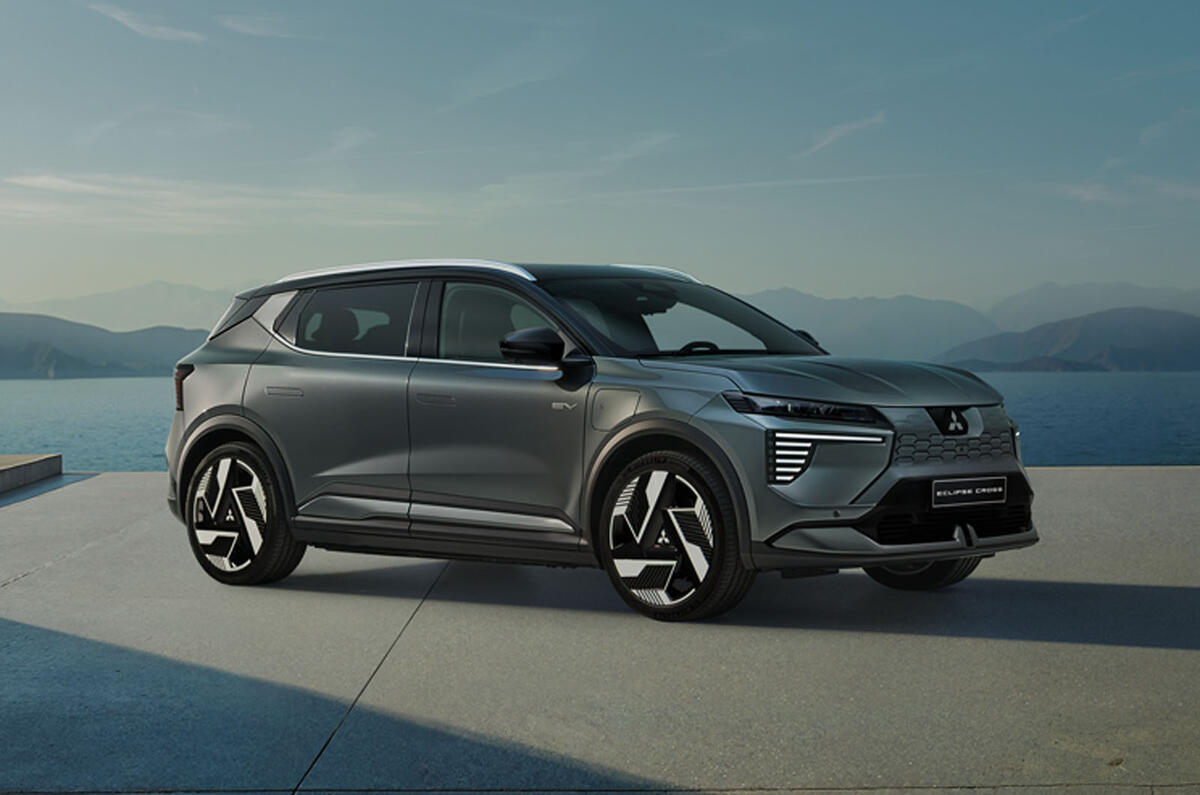 2025 Mitsubishi Eclipse Cross front quarter