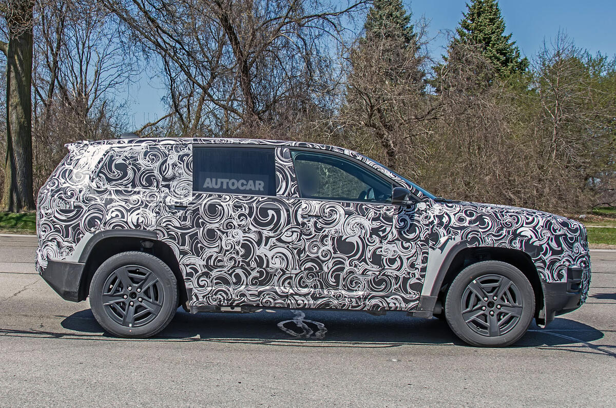 2026 Jeep Cherokee camo side 2026 Jeep Cherokee camo side