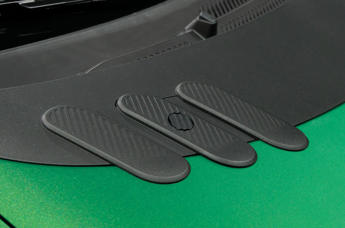 2026 Renault Twingo bonnet vent detail